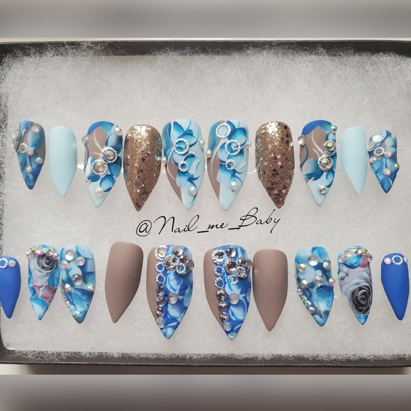 Luxurious press-on Nails - Picture 2 of 5